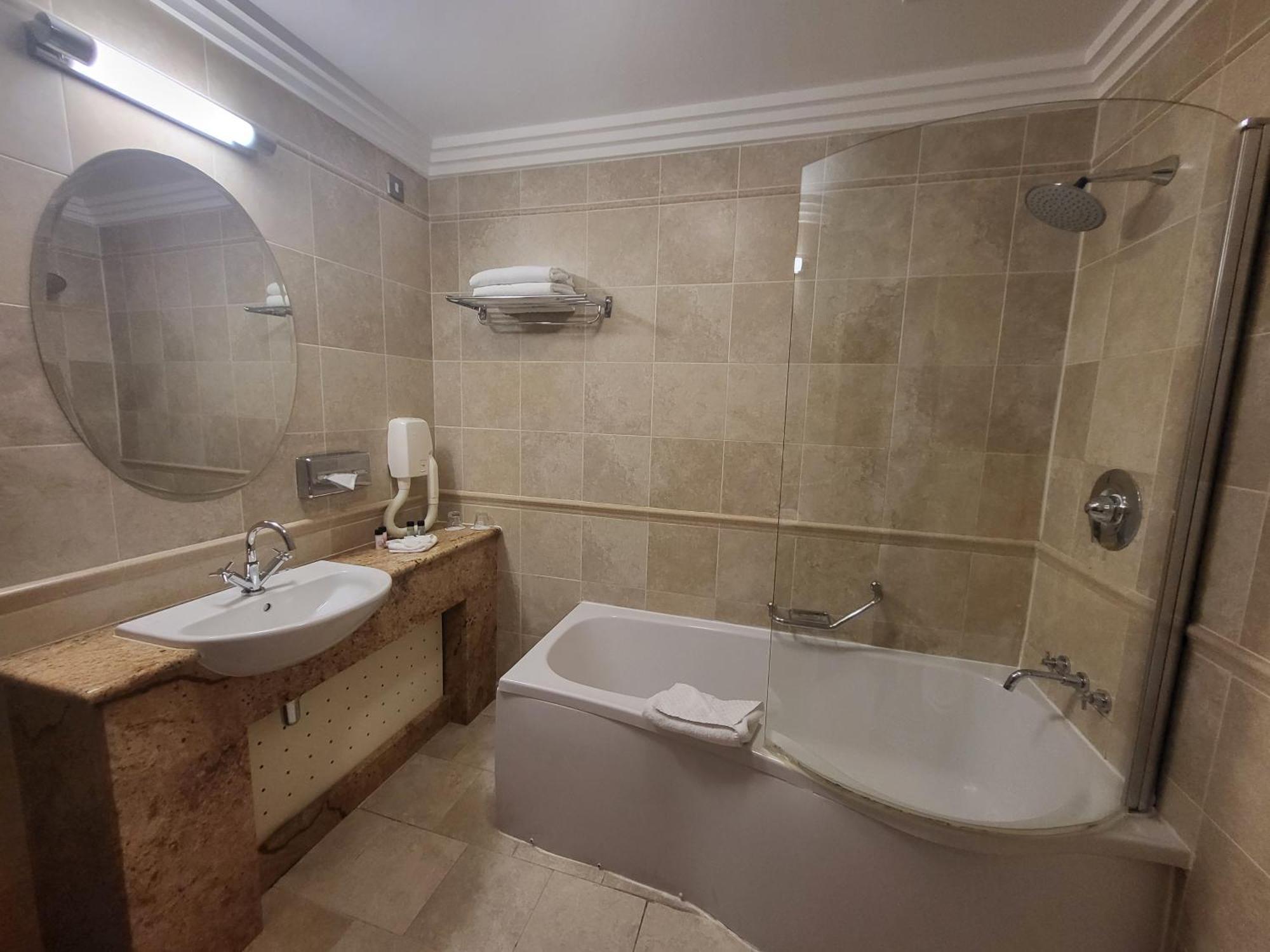 Hotel Lawlors 4*